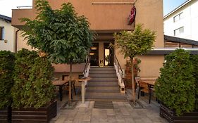 Apartament Tatu Bar&Grill